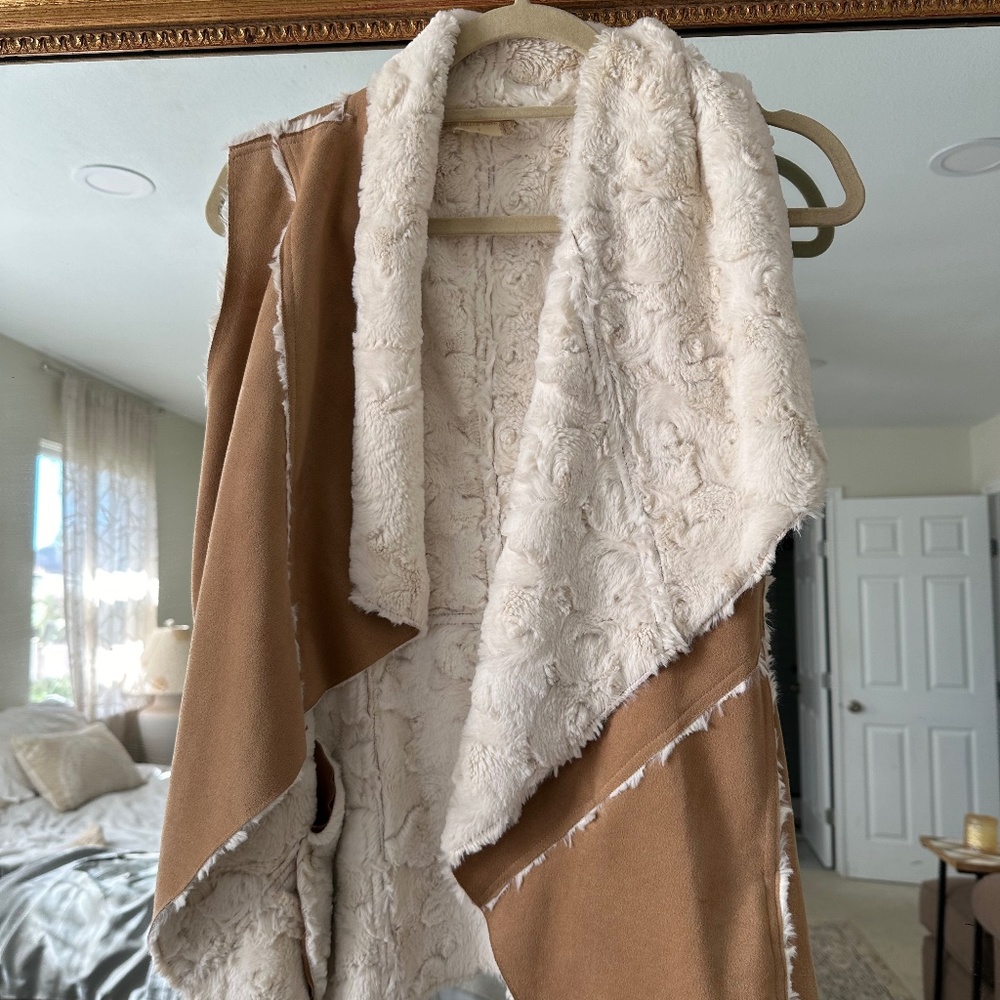 Altar’s State faux fur vest